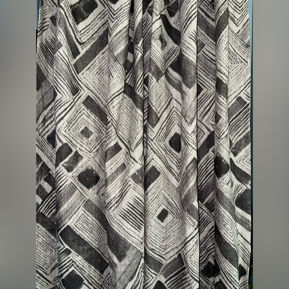 Threads Lee Jofa Moro Collection 100% Linen Geometric Print Charcoal One Curtain
